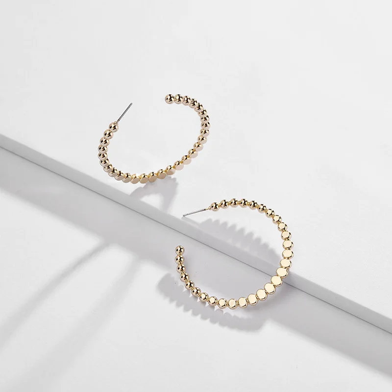Trendy Simple Geometric C Shape Circle Hoop Earrings Shinning Copper Alloy Hoop Earrings Modest luxury Hoop Earrings for Woman
Trendy Simple Geometric C Shape Circle Hoop Earrings Shinning Copper Alloy Hoop Earrings Modest luxury Hoop Earrings for Woman