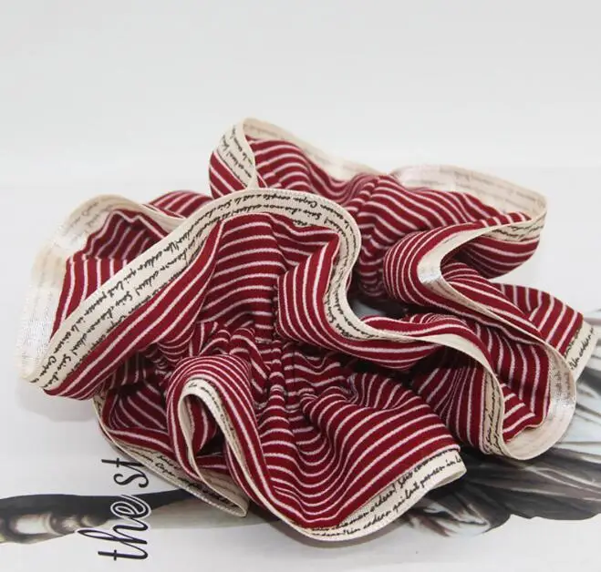 New arrival 2017 New striped printed purfle women's hair Scrunchies Fold pleat Hair Tie Hair Accessories Ponytail Holder Hair
New arrival 2017 New striped printed purfle women's hair Scrunchies Fold pleat Hair Tie Hair Accessories Ponytail Holder Hair
