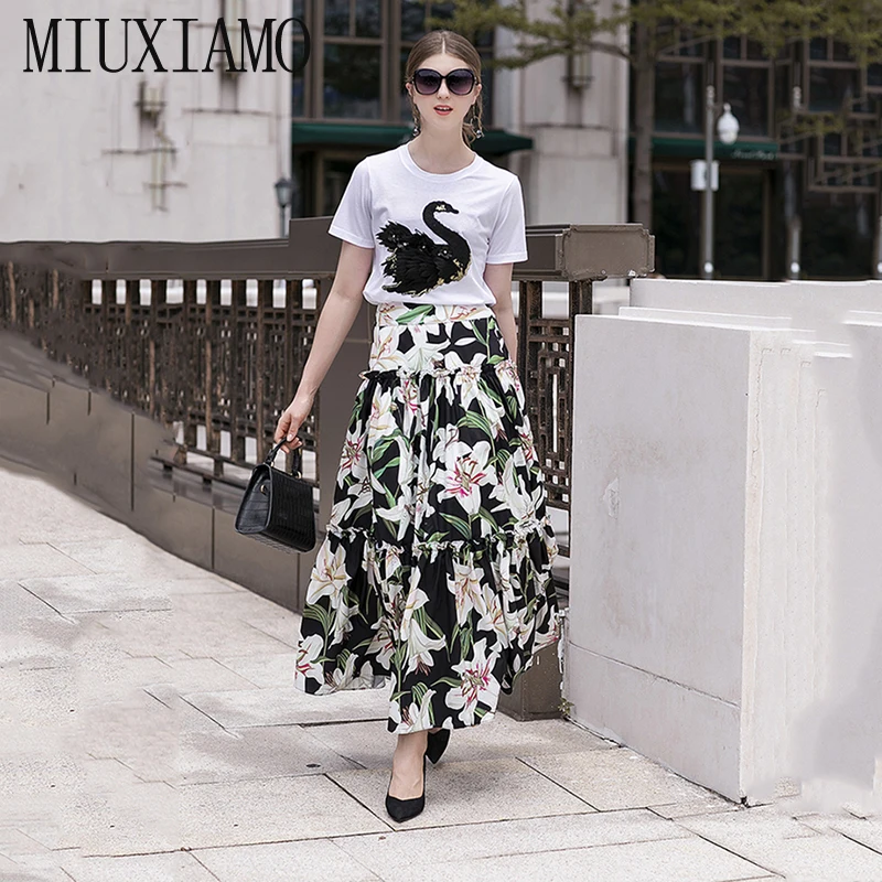 MIUXIMAO 2019 Fall Newest Arrival Casual two piece set Black Swan Top Two-Piece Lily Flower Print Dress Suit Women vestidos
MIUXIMAO 2019 Fall Newest Arrival Casual two piece set Black Swan Top Two-Piece Lily Flower Print Dress Suit Women vestidos