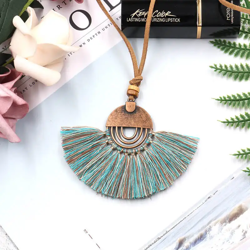 Ethnic Leather Chain Long Necklace Women Hollow Round Pendant Tassel Necklace Bohemian Vintage Charm Sweater Chain Jewelry Gift
Ethnic Leather Chain Long Necklace Women Hollow Round Pendant Tassel Necklace Bohemian Vintage Charm Sweater Chain Jewelry Gift
