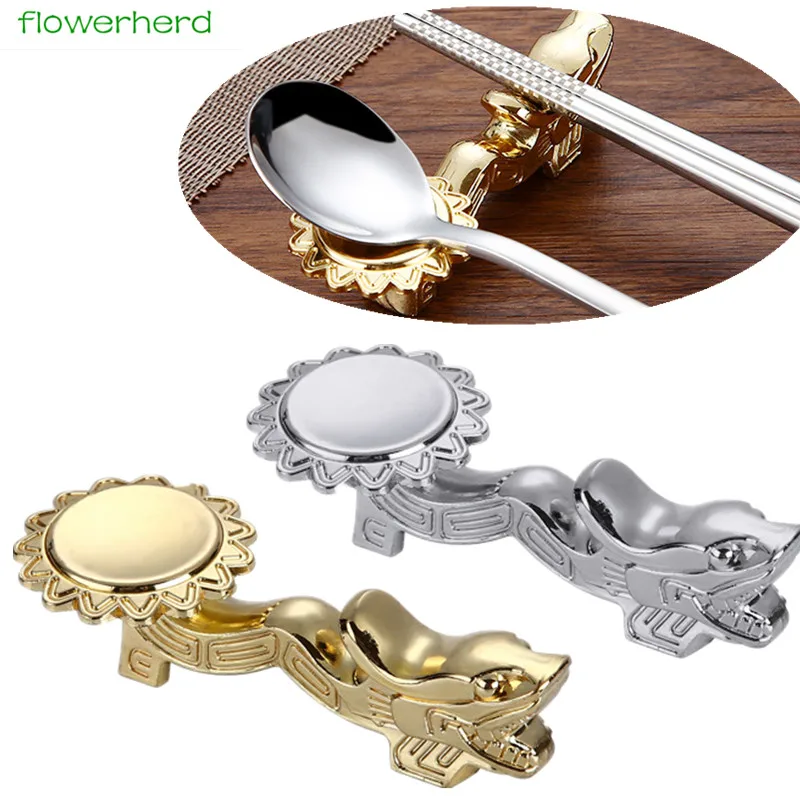 2pc Dragon chopsticks Holder Rest Stand Metal Craft Stainless Steel Table decoration Chopsticks Holder Rack Frame Kitchen Tools
2pc Dragon chopsticks Holder Rest Stand Metal Craft Stainless Steel Table decoration Chopsticks Holder Rack Frame Kitchen Tools