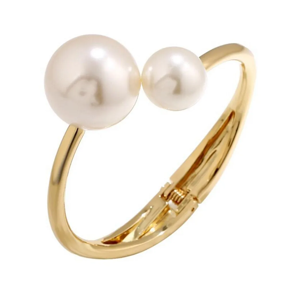 MHS.SUN 1PC/Lot Exaggerated Big Pearl Baroque Bangle Jewelry European Fashion Asymmetry Women Baroque Bangle Bracelet Jewelry
MHS.SUN 1PC/Lot Exaggerated Big Pearl Baroque Bangle Jewelry European Fashion Asymmetry Women Baroque Bangle Bracelet Jewelry