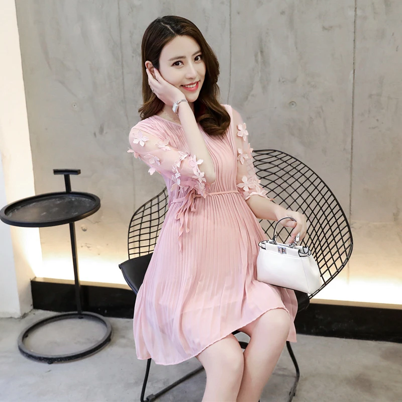 2019 Summer Pleated Chiffon Maternity Dresses Sheer Flower Appliques Half Sleeve Solid Cute Party Wear Pregnant Dress 4 Colors
2019 Summer Pleated Chiffon Maternity Dresses Sheer Flower Appliques Half Sleeve Solid Cute Party Wear Pregnant Dress 4 Colors