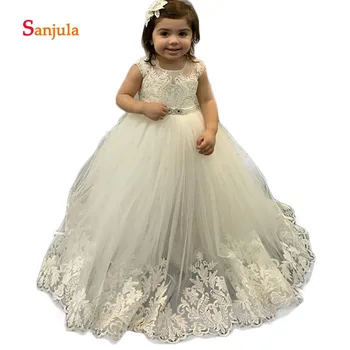 Lovely Flower Girl Dress with Pearls Belt V-Back Tulle Ball Gown Elegant Princess Holy First Communion Gown Jewel Neck D908
Lovely Flower Girl Dress with Pearls Belt V-Back Tulle Ball Gown Elegant Princess Holy First Communion Gown Jewel Neck D908