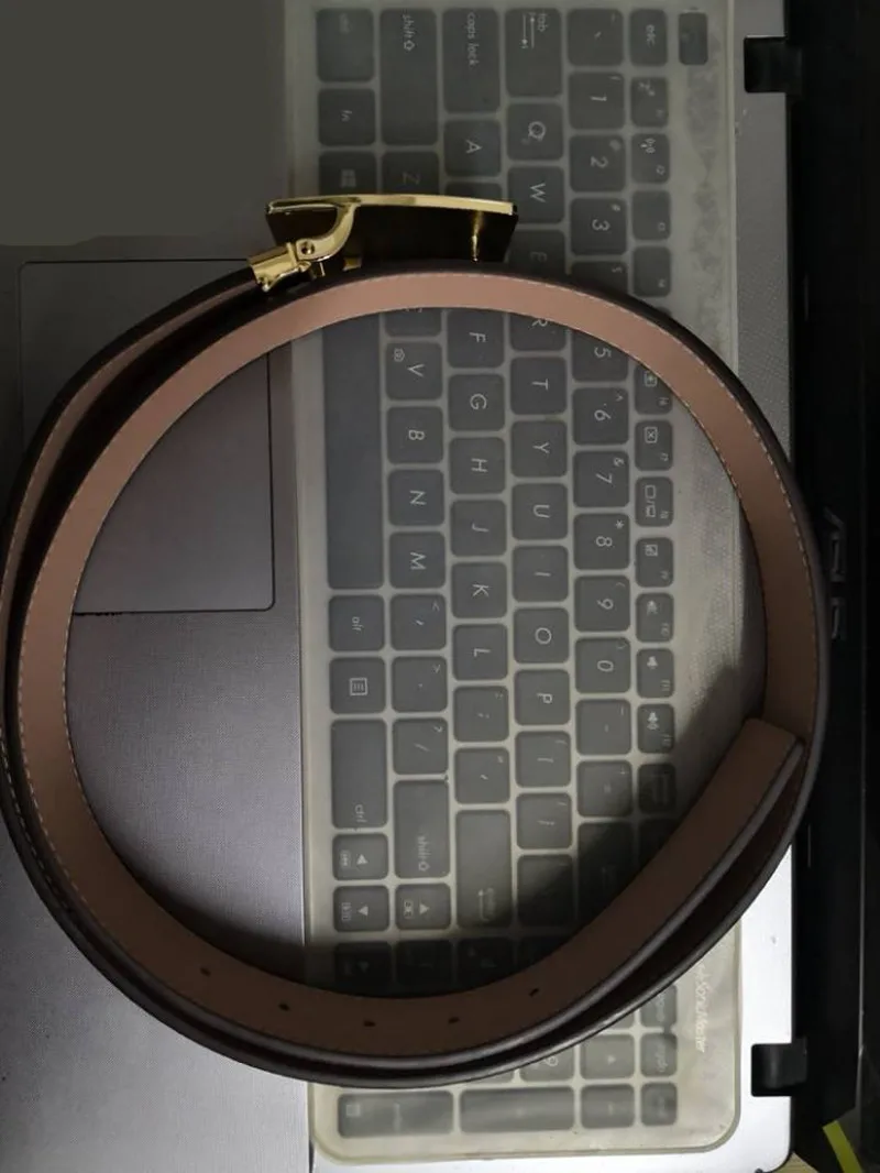 Belt Men's Embossed Letters Smooth Buckle Classic Business Alloy Buckle Boutique Ladies Belt Luxury Women 2019 Casual
Belt Men's Embossed Letters Smooth Buckle Classic Business Alloy Buckle Boutique Ladies Belt Luxury Women 2019 Casual