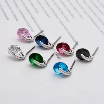 1Pair Zircon Stone Mini Stud Earrings Korean Style Fashion Girls Earrings 2018 Silver Color Jewelry
1Pair Zircon Stone Mini Stud Earrings Korean Style Fashion Girls Earrings 2018 Silver Color Jewelry