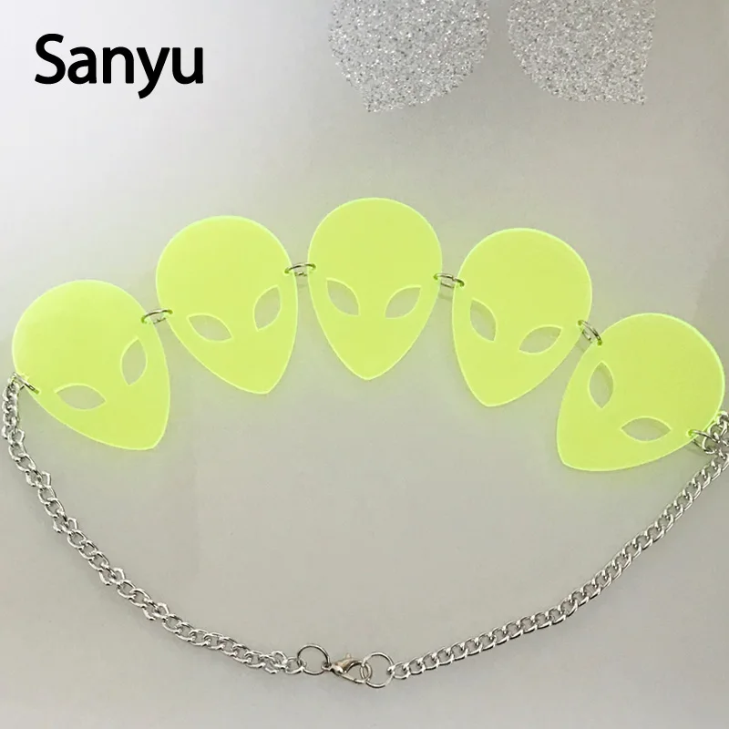 2019 New Style Fashion Aliens Head Acrylic Necklace Gold Chain Cool Punk Fluorescein Pendant Necklace Night Club Party Necklace
2019 New Style Fashion Aliens Head Acrylic Necklace Gold Chain Cool Punk Fluorescein Pendant Necklace Night Club Party Necklace
