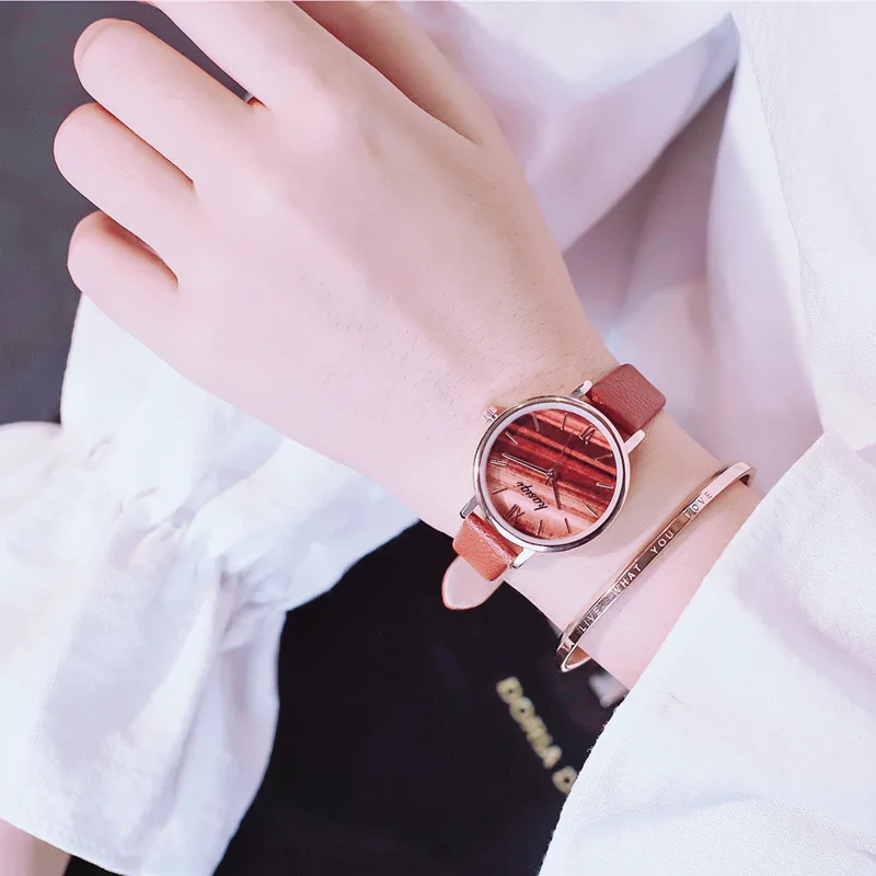 Simple Fashion Exquisite Leather Retro Women Quartz Wristwatches Jelly Silicone Ladies Casual Watches Female Leisure Watch Gifts
Simple Fashion Exquisite Leather Retro Women Quartz Wristwatches Jelly Silicone Ladies Casual Watches Female Leisure Watch Gifts