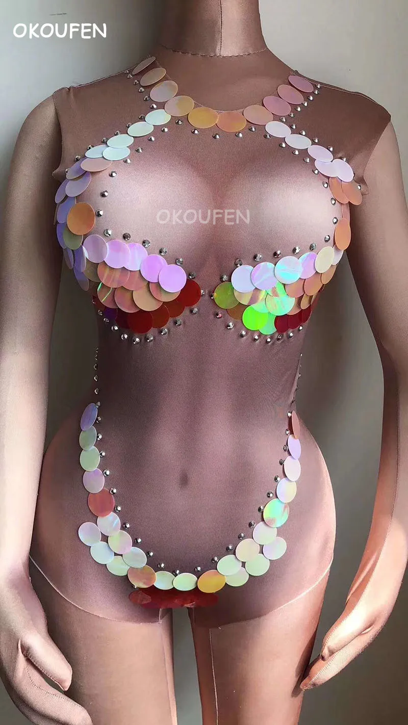 Sexy Perspective Flower sequins fork elastic bodysuits costume female singer ds wear party show stage performance equipment
Sexy Perspective Flower sequins fork elastic bodysuits costume female singer ds wear party show stage performance equipment