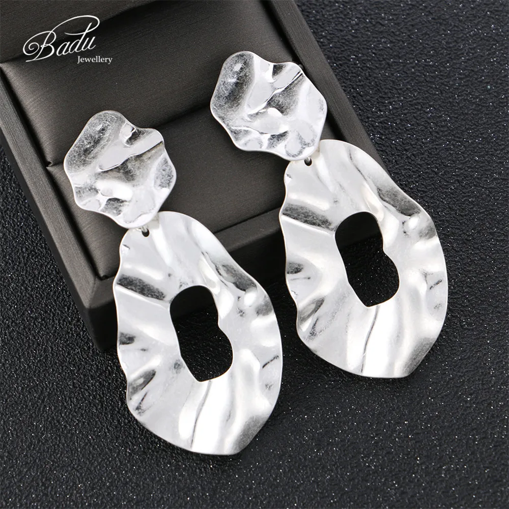 Badu Big Metal Earrings for Women Vintage Frosted Gold/Silver Earring Exaggerated Jewelry Gift for Girls Wholesale
Badu Big Metal Earrings for Women Vintage Frosted Gold/Silver Earring Exaggerated Jewelry Gift for Girls Wholesale