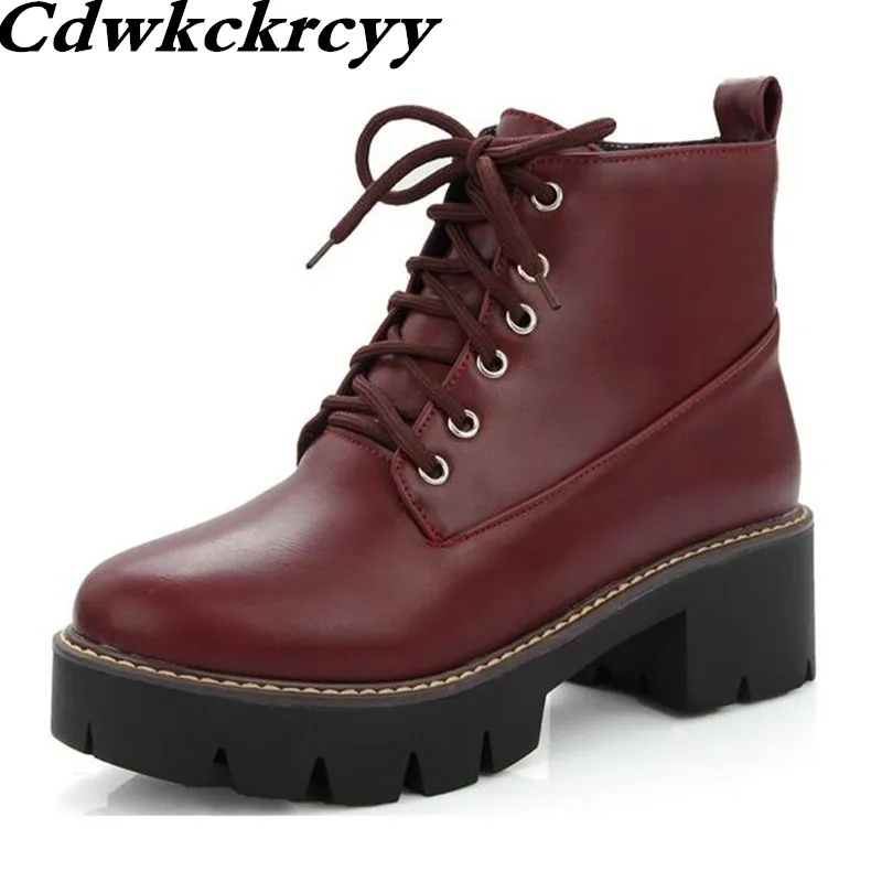 winter British style High-heeled Thick bottom Martin boots Retro Middle heel Frenulum Student Women Boots plus size 34-43
winter British style High-heeled Thick bottom Martin boots Retro Middle heel Frenulum Student Women Boots plus size 34-43