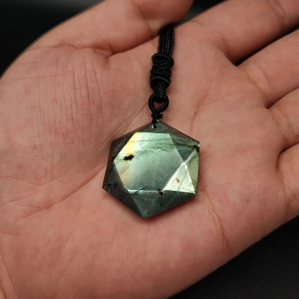 High quality natural moonstone stone pendant Six-pointed star pendulum pendants chakra pendule suspension healing
High quality natural moonstone stone pendant Six-pointed star pendulum pendants chakra pendule suspension healing