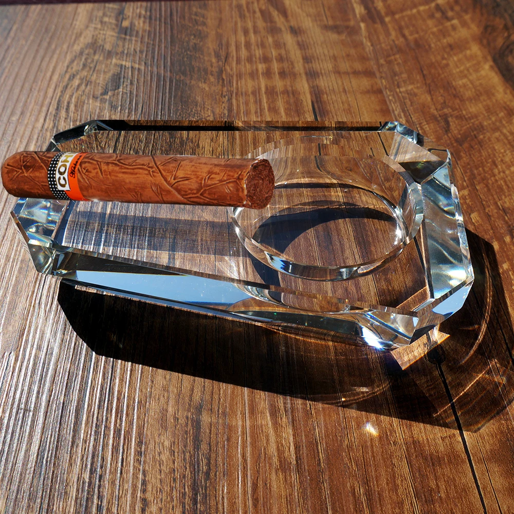 Brilliant Gao Xi bully cohiba crystal glass Cuban cigar ashtray practical gift to foreigners transparent ashtray
Brilliant Gao Xi bully cohiba crystal glass Cuban cigar ashtray practical gift to foreigners transparent ashtray