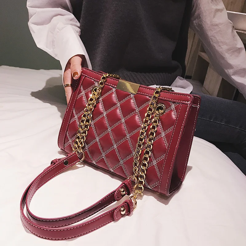 Ladies Luxury Shoulder Messenger Fashion Red Bag Female Diamond Lattice leather Girl Flap Crossbody Bags For Women 2018 Designer
Ladies Luxury Shoulder Messenger Fashion Red Bag Female Diamond Lattice leather Girl Flap Crossbody Bags For Women 2018 Designer