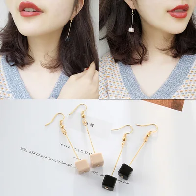 E1179 Korean temperament simple hand made earrings and Minimalist style slim acrylic square geometric earrings
E1179 Korean temperament simple hand made earrings and Minimalist style slim acrylic square geometric earrings