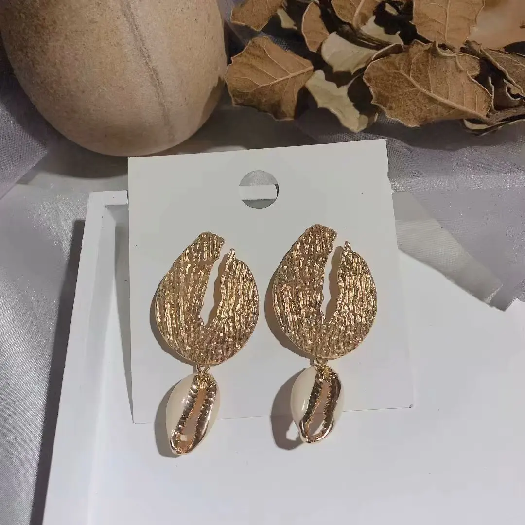 JCYMONG Vintage Gold Color Shell Drop Earrings For Women Fashion Geometric Metal Statement Earrings 2019 Fashion Beach Jewelry
JCYMONG Vintage Gold Color Shell Drop Earrings For Women Fashion Geometric Metal Statement Earrings 2019 Fashion Beach Jewelry