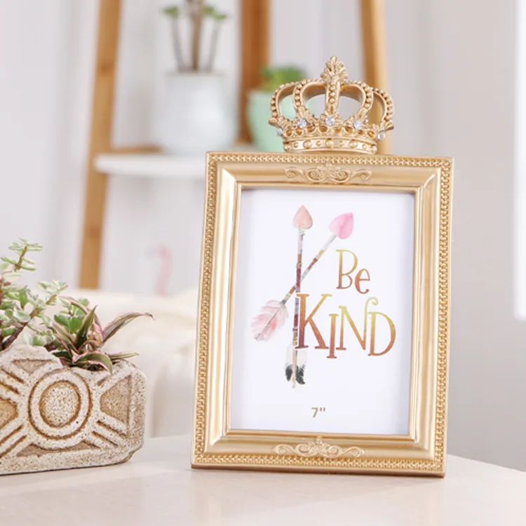 Creative Gift of European Resin Crown Frame for Home Decoration Photo Frame Picture Desktop Ornament Gifts for Children
Creative Gift of European Resin Crown Frame for Home Decoration Photo Frame Picture Desktop Ornament Gifts for Children