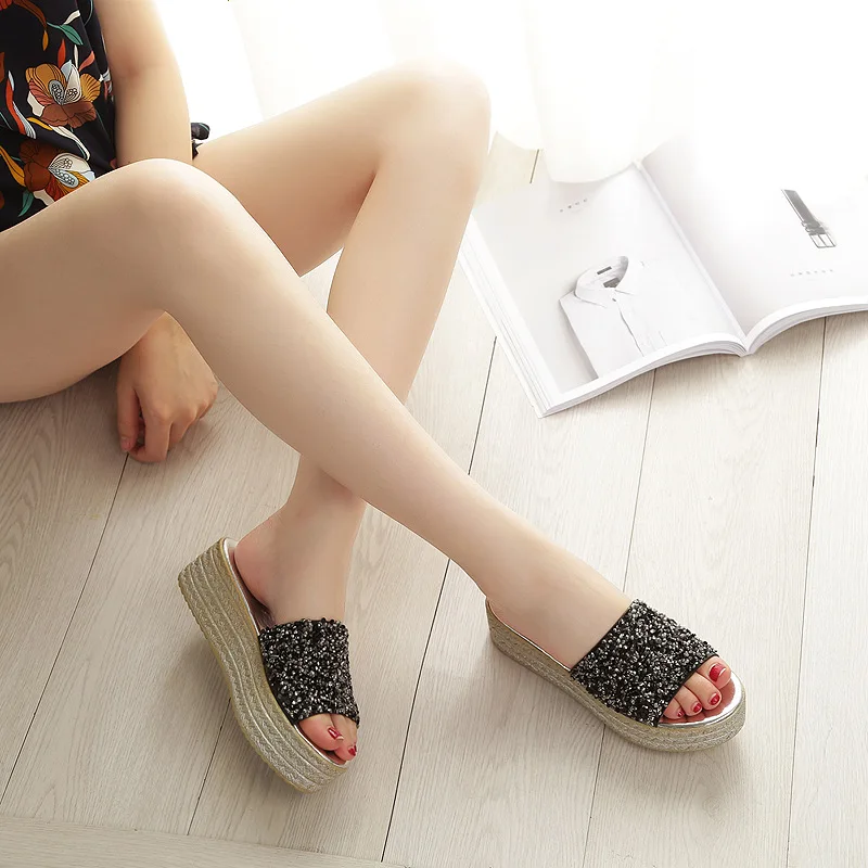 Sequins Summer Slippers Women 2018 New Korean Female Casual Female Outdoor Non-slip Shoes Womens Sandals
Sequins Summer Slippers Women 2018 New Korean Female Casual Female Outdoor Non-slip Shoes Womens Sandals