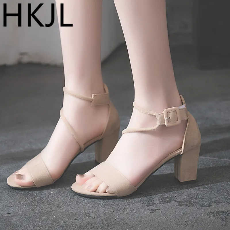 HKCP2019 A belt in the belt with a stylish all-around Korean version of the trendy gladiator sandals new chunky heel C200
HKCP2019 A belt in the belt with a stylish all-around Korean version of the trendy gladiator sandals new chunky heel C200