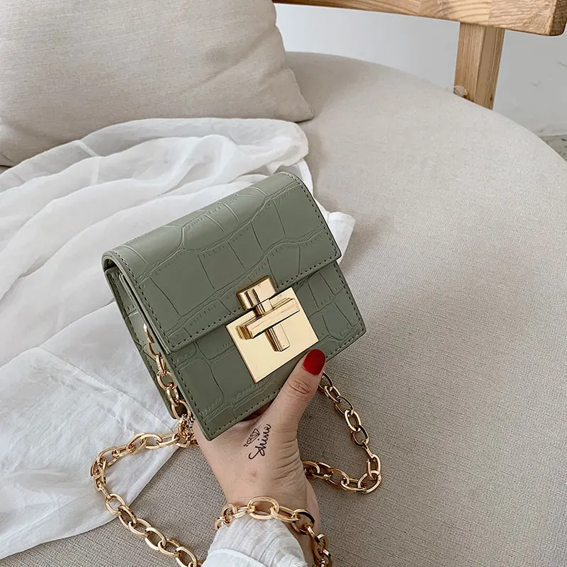 Summer fashion casual luxury crocodile pattern small square bag 2019 new solid color shoulder diagonal mobile phone bag clutch
Summer fashion casual luxury crocodile pattern small square bag 2019 new solid color shoulder diagonal mobile phone bag clutch