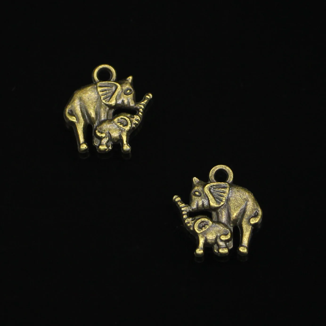 17pcs Antique Bronze mama and baby elephant Charms for DIY Bracelets Jewelry Findings 16*14mm
17pcs Antique Bronze mama and baby elephant Charms for DIY Bracelets Jewelry Findings 16*14mm