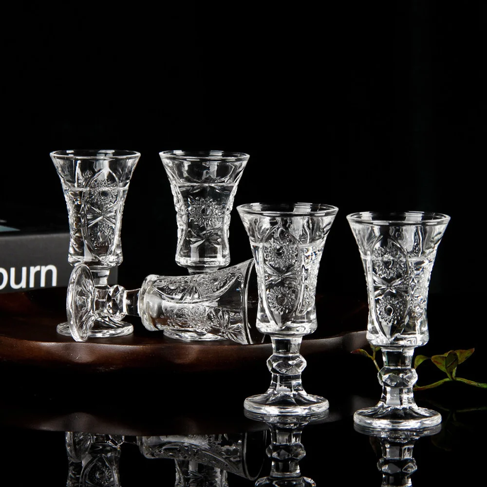 6 White wine Cup set home creative transparent European one or two small liquor cup a cup little wine cup LM5281537py
6 White wine Cup set home creative transparent European one or two small liquor cup a cup little wine cup LM5281537py