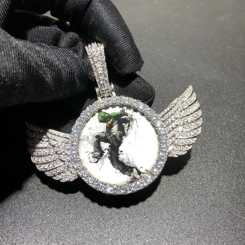

Hiphop iced out wing picture pendant