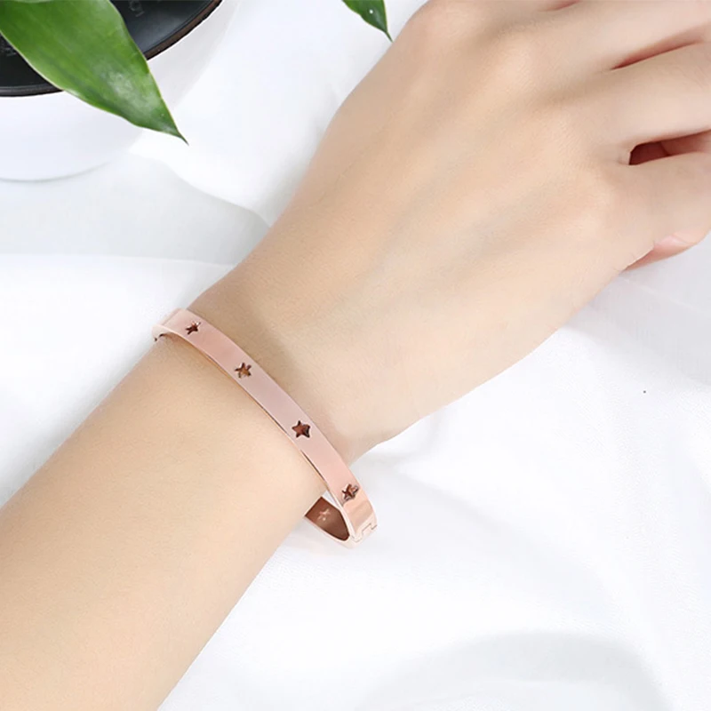 American five-pointed star hollow titanium steel bracelet rose gold does not fade fashion bracelet hollow star bracelet VB957
American five-pointed star hollow titanium steel bracelet rose gold does not fade fashion bracelet hollow star bracelet VB957