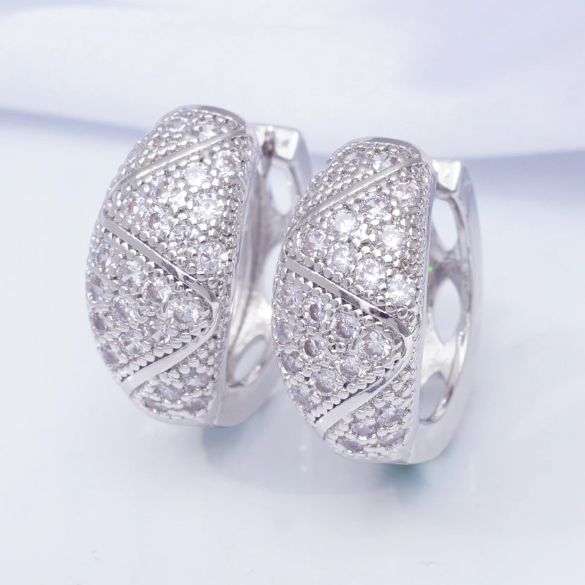 Earings Triangular Pattern Hoop Earrings for Women White Gold Filled Pave Cubic Zirconia Fashion Jewelry Gift Dropshipping
Earings Triangular Pattern Hoop Earrings for Women White Gold Filled Pave Cubic Zirconia Fashion Jewelry Gift Dropshipping