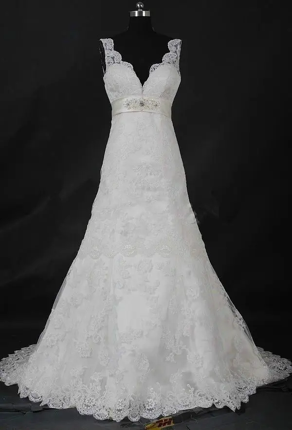 2015 A line Lace Wedding Dresses Plus size Real photos V neck Lace up Court train Appliques Bridal gowns Wedding Party dress
2015 A line Lace Wedding Dresses Plus size Real photos V neck Lace up Court train Appliques Bridal gowns Wedding Party dress