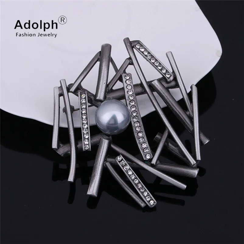 ADOLPH Star Vintage Metal Imitation Pearl Brooch Pins Woman 2018 New Luxury Bride Large Broochs Jewelry Accessories Female Hot
ADOLPH Star Vintage Metal Imitation Pearl Brooch Pins Woman 2018 New Luxury Bride Large Broochs Jewelry Accessories Female Hot