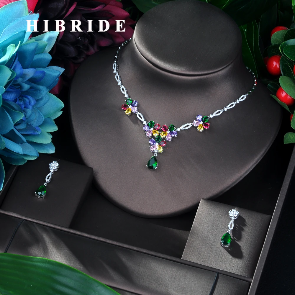 Женский комплект ювелирных изделий HIBRIDE, комплект из 2 предметов: ожерелье и серьги с цветком и цирконием
Женский комплект ювелирных изделий HIBRIDE, комплект из 2 предметов: ожерелье и серьги с цветком и цирконием