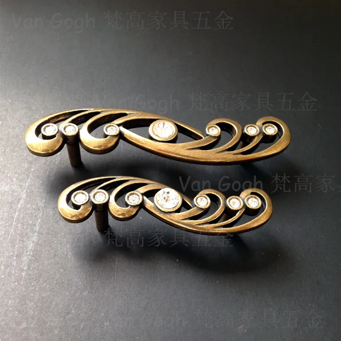 Crystal Diamond Bronze Drawer Handle and Knobs Furniture Cabinet Kitchen Cupboard Handle and Pens Zinc Alloy Bronze
Crystal Diamond Bronze Drawer Handle and Knobs Furniture Cabinet Kitchen Cupboard Handle and Pens Zinc Alloy Bronze