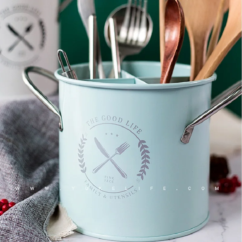1Pcs Family Utensils Separate Storage Chopsticks Barrel Drain Storage Box Partition Bucket Kitchen Tool Bucket Handle Quality
1Pcs Family Utensils Separate Storage Chopsticks Barrel Drain Storage Box Partition Bucket Kitchen Tool Bucket Handle Quality