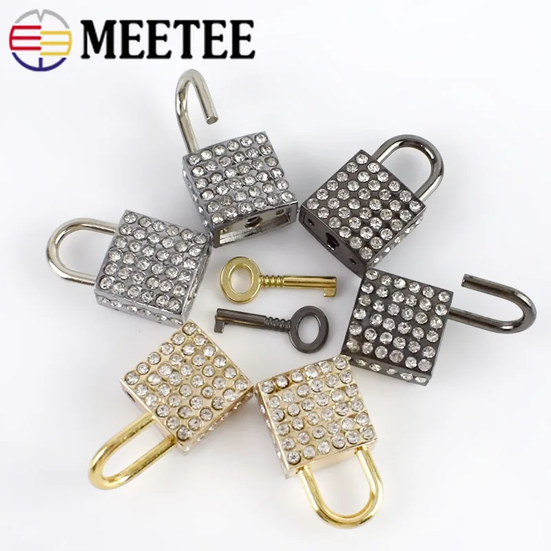 Meetee 2/5/10pcs 23*36mm Metal Rhinestone Square Lock Clasp Buckle DIY Luggage Bag Decorative Padlock Hardware Craft Accessories
Meetee 2/5/10pcs 23*36mm Metal Rhinestone Square Lock Clasp Buckle DIY Luggage Bag Decorative Padlock Hardware Craft Accessories