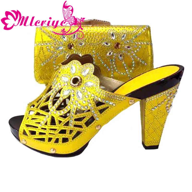 High Quality Wonderful Woman Shoes And Bag Set 2019 African Rhinestone Pumps Yellow Shoes And Matching Bag Set For Party G79
High Quality Wonderful Woman Shoes And Bag Set 2019 African Rhinestone Pumps Yellow Shoes And Matching Bag Set For Party G79