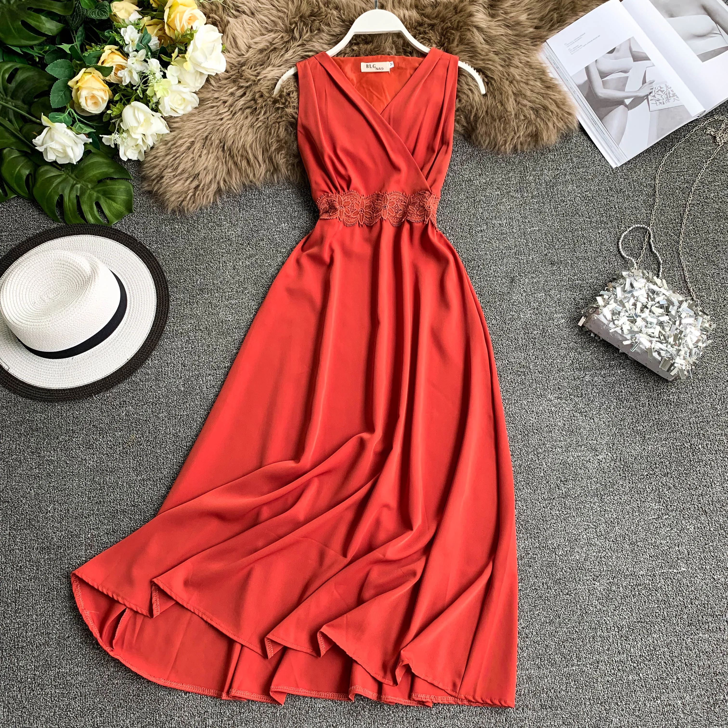 2019 new fashion women's dresses Summer V-neck sleeveless lace waist literary long dress
2019 new fashion women's dresses Summer V-neck sleeveless lace waist literary long dress
