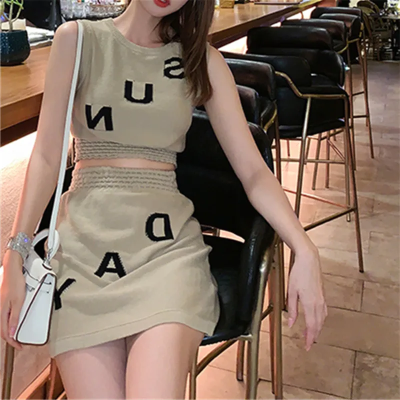 Women Summer Twinest 2 Piece Set Letter Pullover short Top + High Waist Bodycon Mini Skirts Knit Sets Ladies 2PCS Clothing Set
Women Summer Twinest 2 Piece Set Letter Pullover short Top + High Waist Bodycon Mini Skirts Knit Sets Ladies 2PCS Clothing Set
