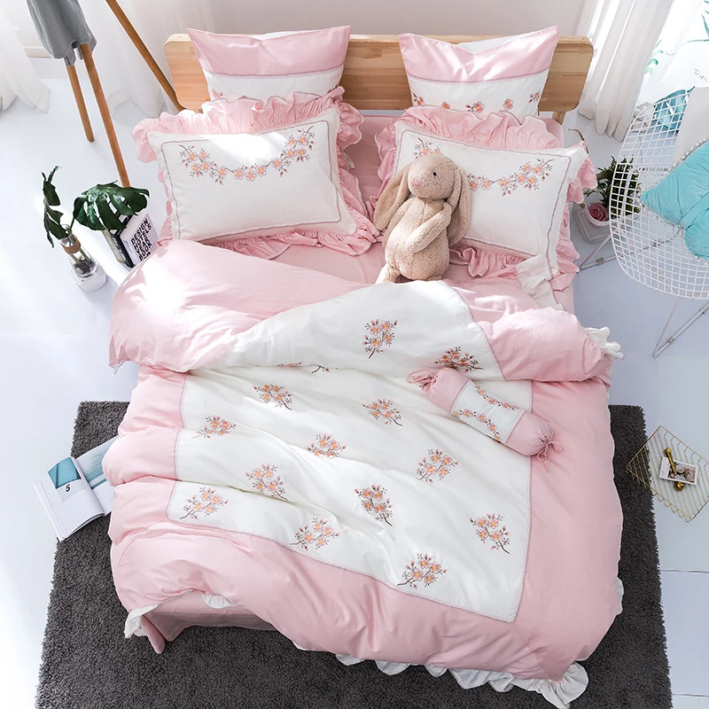 Princess style Luxury Egyptian cotton Bedding set Queen King size Cute Bed set Bed linen Duvet cover Bedsheet set Pillowcase
Princess style Luxury Egyptian cotton Bedding set Queen King size Cute Bed set Bed linen Duvet cover Bedsheet set Pillowcase