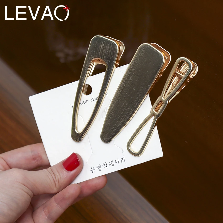 Levao 1PC Metal Barrettes Drop Hairpin Korean Girls Fashion Hollow Metal Hairpins Snap Hair Clips for Women Hair Accessories
Levao 1PC Metal Barrettes Drop Hairpin Korean Girls Fashion Hollow Metal Hairpins Snap Hair Clips for Women Hair Accessories