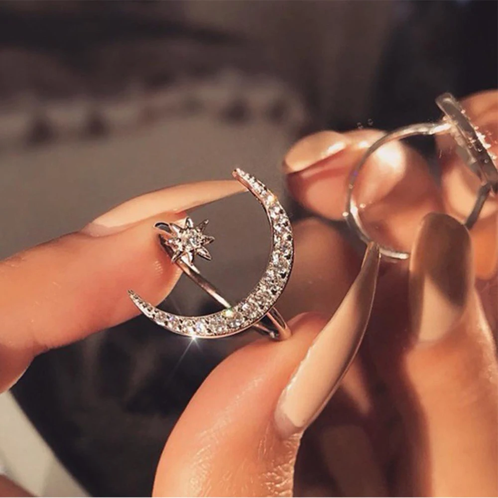 IPARAM New Design CZ Zircon Star Moon Ring 2019 Fashion Statement Geometric Gold Silver Rose Gold Charm Lady Girl Ring Jewelry
IPARAM New Design CZ Zircon Star Moon Ring 2019 Fashion Statement Geometric Gold Silver Rose Gold Charm Lady Girl Ring Jewelry