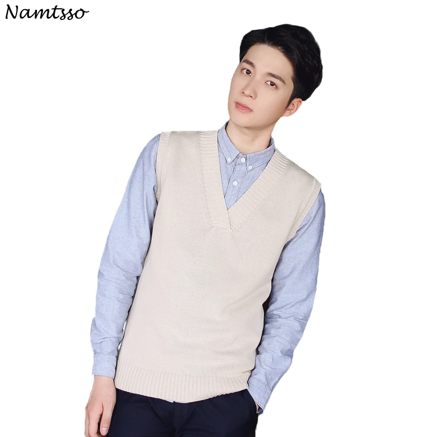 100% Cotton Vest Men 2018 Autumn Winter solid color V-neck Sleeveless Sweater Cotton Knitwear Pull Brand base top Clothing 285
100% Cotton Vest Men 2018 Autumn Winter solid color V-neck Sleeveless Sweater Cotton Knitwear Pull Brand base top Clothing 285