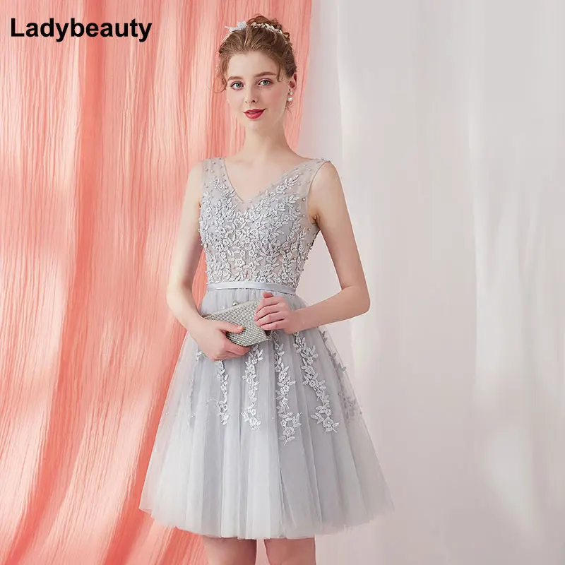 New Short Evening Dress 2018 Sexy V-neck Lace A-line Bride Party Formal Dress Plus Size Homecoming Dresses Robe De Soiree
New Short Evening Dress 2018 Sexy V-neck Lace A-line Bride Party Formal Dress Plus Size Homecoming Dresses Robe De Soiree