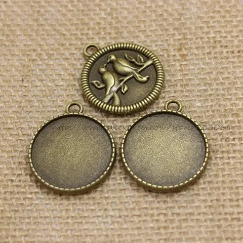 15 pcs/lot Antique Bronze Metal Cameo Birds 28*32mm (Fit 25mm Dia) Round Cabochon Settings Jewelry Pendant Blanks Charms T0255
15 pcs/lot Antique Bronze Metal Cameo Birds 28*32mm (Fit 25mm Dia) Round Cabochon Settings Jewelry Pendant Blanks Charms T0255