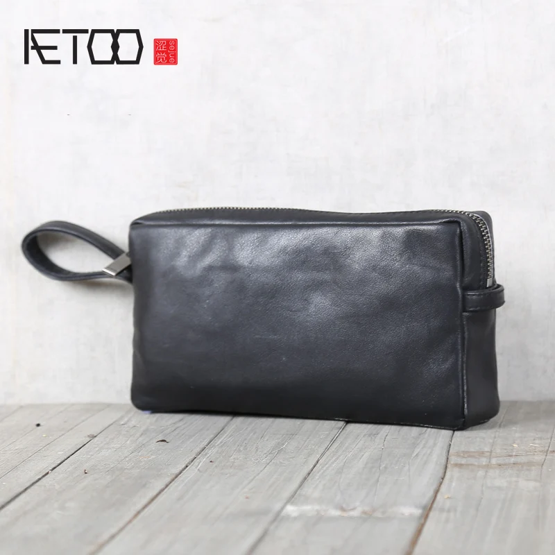 AETOO Handmade leather hand holding Baotou layer cowhide handbag Large capacity storage small bag
AETOO Handmade leather hand holding Baotou layer cowhide handbag Large capacity storage small bag