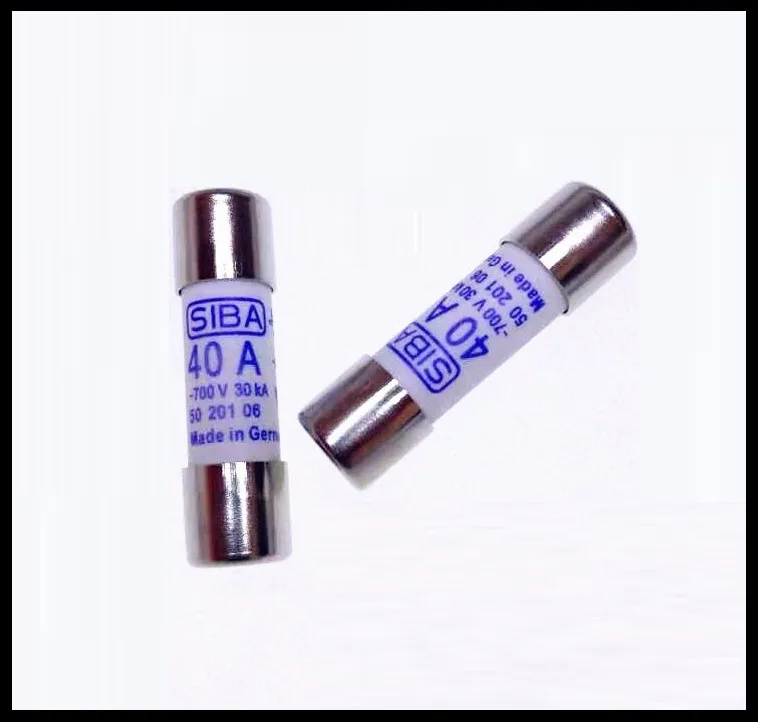 4pcs/Lot Fast Acting Ultra Rapid Ceramic Fuse SIBA 40A 700V 30KA 14x51mm DMI 50 201 06 aR
4pcs/Lot Fast Acting Ultra Rapid Ceramic Fuse SIBA 40A 700V 30KA 14x51mm DMI 50 201 06 aR