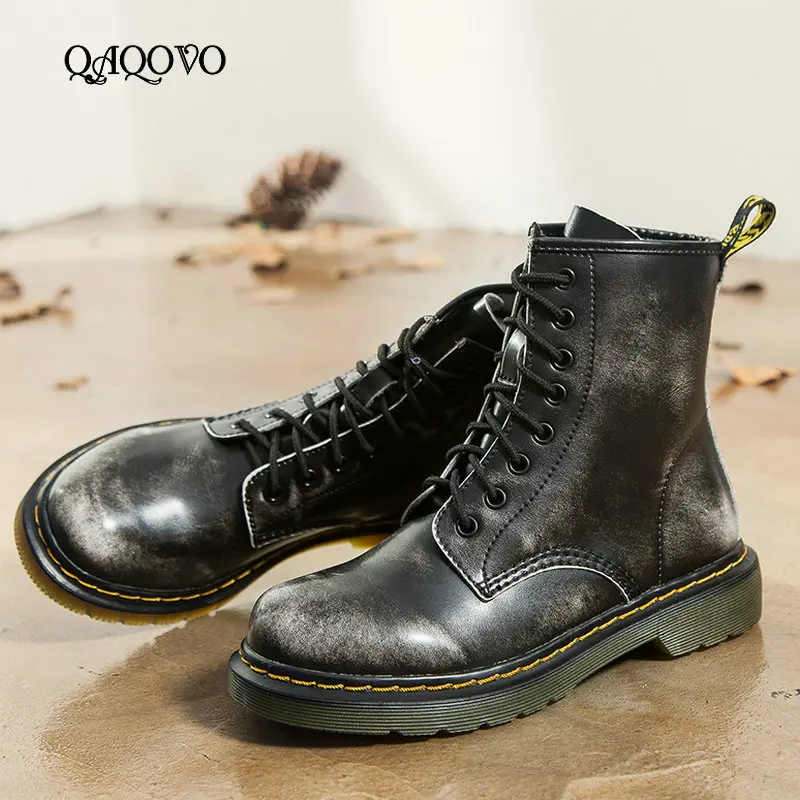 2019 Fashion Ankle Boots Women Cow Leather Flat Heel Martin Boots Round Toe Lace Up Spring Autumn Ladies Shoes Black White
2019 Fashion Ankle Boots Women Cow Leather Flat Heel Martin Boots Round Toe Lace Up Spring Autumn Ladies Shoes Black White