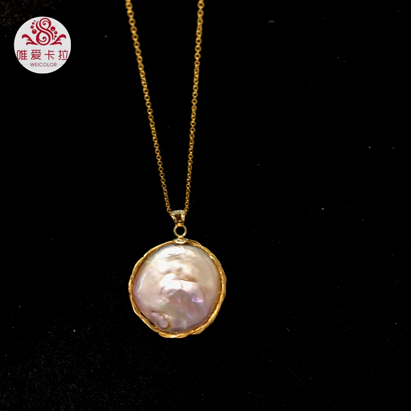 WEICOLOR DIY Design!Popular 18-22MM Hand Made Gold Mixed Pink Coin Shaped Freshwater Pearl Pendant With Nice Free Chain.
WEICOLOR DIY Design!Popular 18-22MM Hand Made Gold Mixed Pink Coin Shaped Freshwater Pearl Pendant With Nice Free Chain.