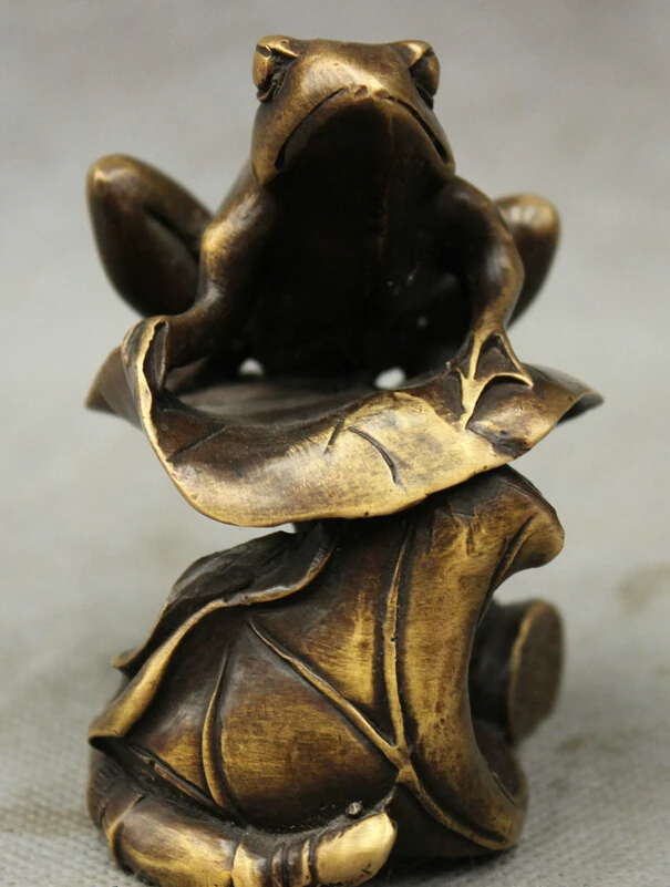 S3586 Folk Chinese Pure Bronze Copper Jump Frog Statue On Lotus Root Sculpture Holder D0317
S3586 Folk Chinese Pure Bronze Copper Jump Frog Statue On Lotus Root Sculpture Holder D0317