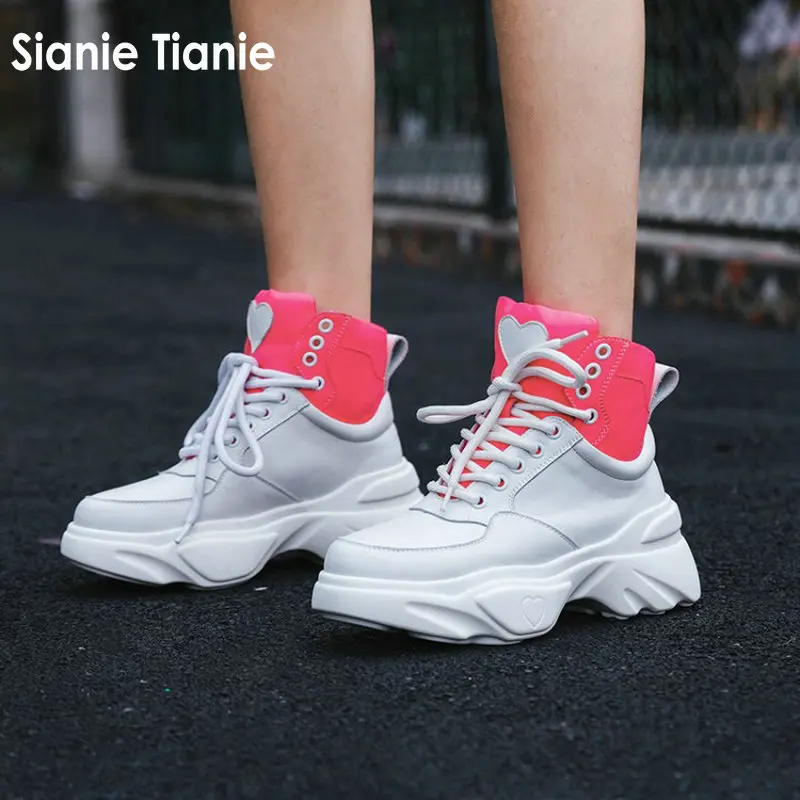 Sianie Tianie genuine real leather contrast color platform high top woman sneakers lace up women shoes winter warm ankle boots
Sianie Tianie genuine real leather contrast color platform high top woman sneakers lace up women shoes winter warm ankle boots